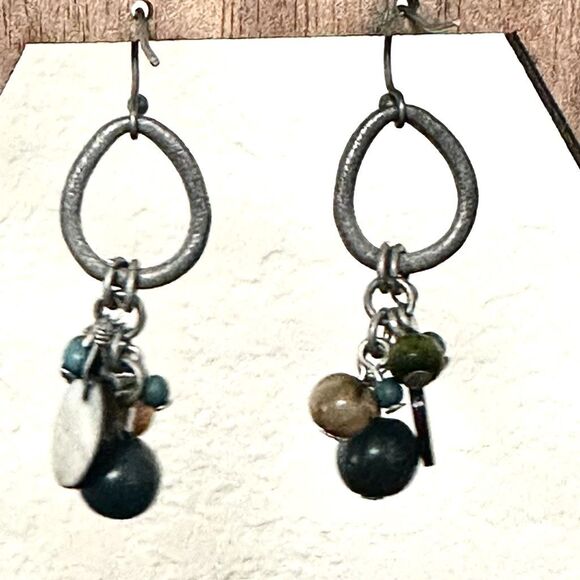 Blue green beaded drop earrings - Picture 2 of 9